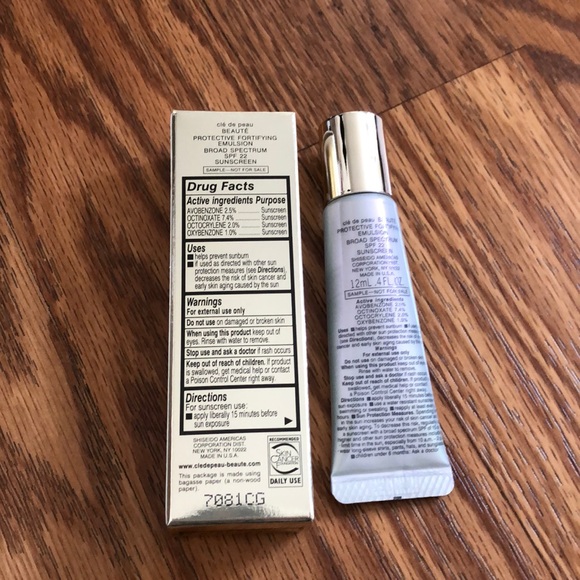 cle de peau Protective Fortifying Emulsion- Mini - Picture 2 of 4